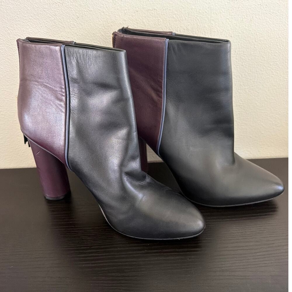 $299 CABI Bisset Leather Zip Bootie Size 10 Black & Vino #6004 Preowned